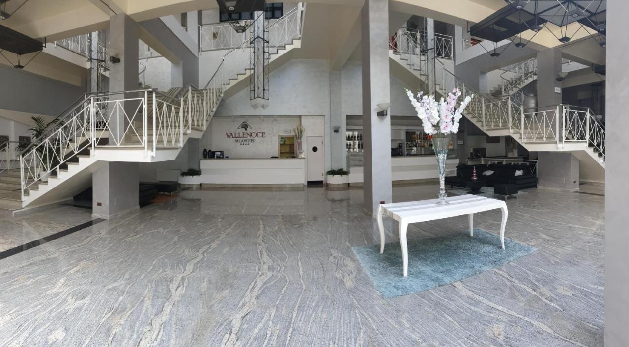 Palahotel Vallenoce Decollatura ภายนอก รูปภาพ